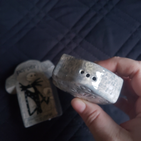 Jack & Sally NMBC NECA Salt & Pepper shakers - Picture 3 of 5